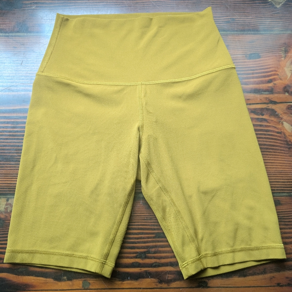 Lululemon Align High Rise Biker Shorts 6" – Size 4 (Spiced Chai / Mustard Yellow